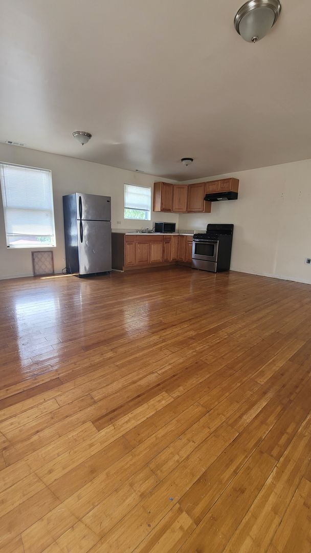6669 S Michigan Ave Unit 3, Chicago, IL 60637