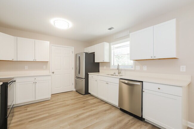 2994 Raintree Dr SE, Conyers, GA 30094 - photo 6