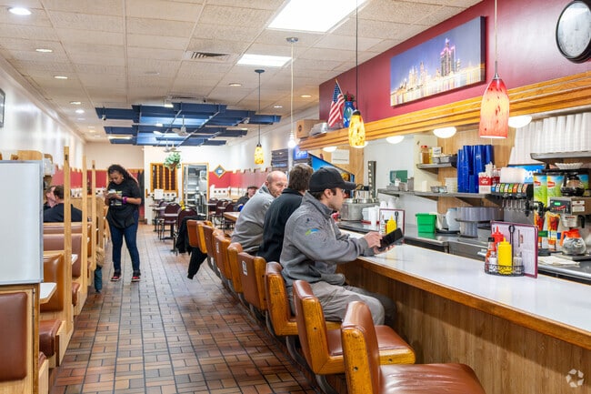 Residents of Winship can head to nearby Woodward Grill for breakfast.