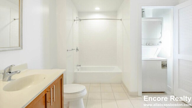 4 Emerson Place unit 1008, Boston, MA 02114 - photo 4