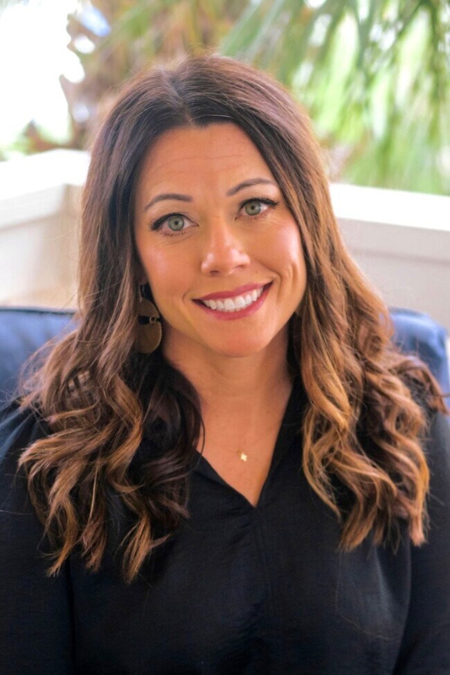Niki McClain