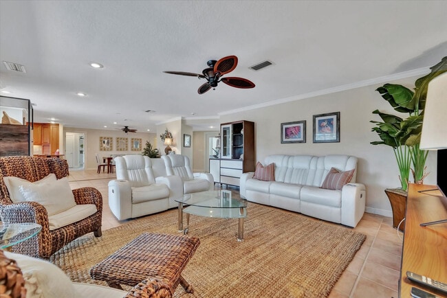 1038 Contento St unit ID1366625P, Sarasota, FL 34242 - photo 2