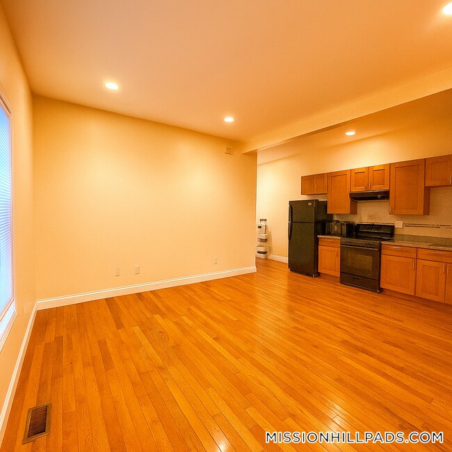 7 North Ave unit 1, Roxbury, MA 02119 - photo 5
