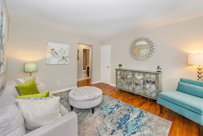 The Crossings At Metropark, Iselin, NJ 08830 - photo 4