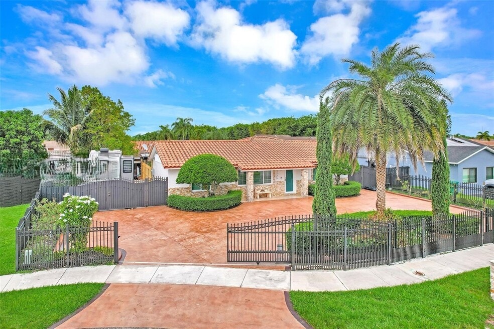 4225 SW 133rd Ct, Miami, FL 33175 - photo 1