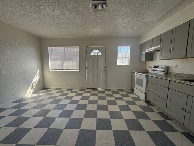 1209 E Adams St unit 2, Phoenix, AZ 85034 - photo 6