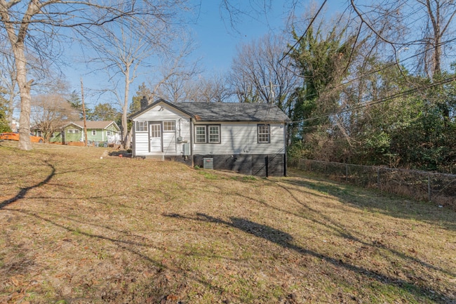 1317 W 4th St, Charlotte, NC 28208 - photo 4