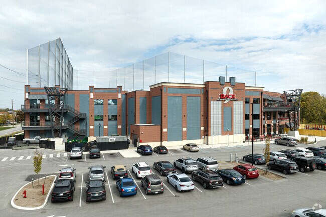 With private golf suites, Back 9 Golf and Entertainment in West Indianapolis, is great for parties.