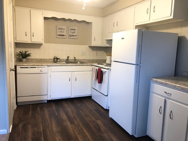 Lansdowne Apartments, Lexington, KY 40502 - photo 2