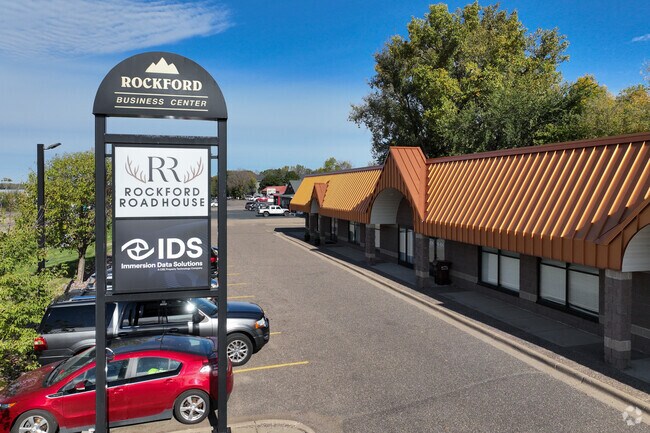 Rockford Roadhouse is a new bar for residents to enjoy, bringing a smaller upscale feel to the community.