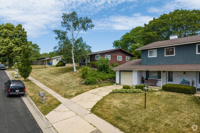 Side-by-side duplexes are one of the most common single-family rental options in Orchid Heights.