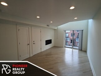 844 W Grace St Unit 2, Chicago, IL 60613