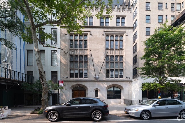 Manhattan High School for Girls in Lenox Hill empowers young women through successful academics.