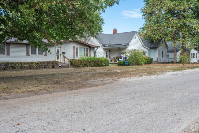 Most homes in First Street-Riverfront are under 1,000 sq ft.