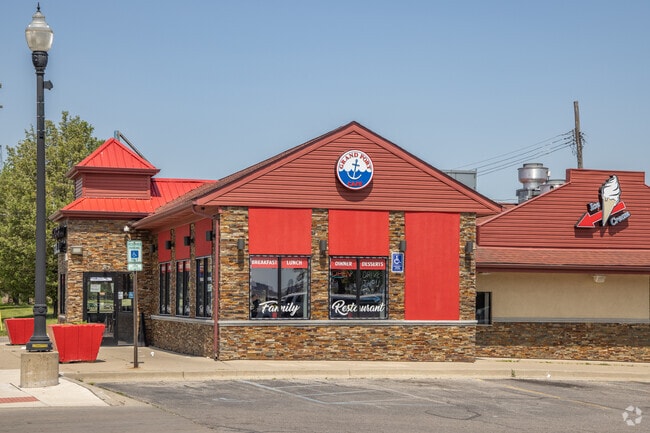 Grand Port Café is loved by local residents in the neighborhood of Ecorse.