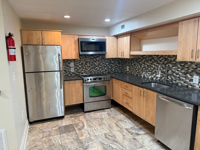 3542 11th St NW unit B, Washington, DC 20010 - photo 2