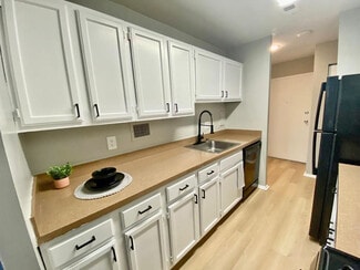 18700 Walkers Choice Rd, Gaithersburg, MD 20886