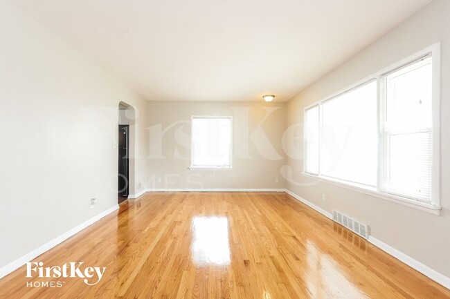 251 E 25th St, Chicago Heights, IL 60411 - photo 3