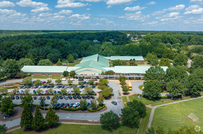 Middle Creek Elementary School serves students in the Middle Creek community.