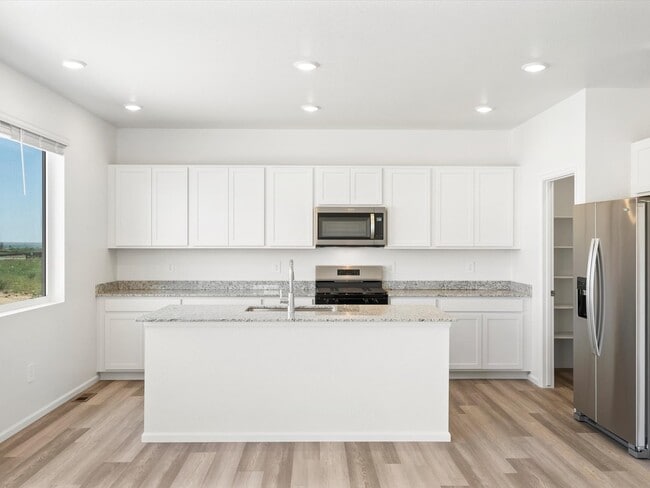 4681 Sunsplash Way, Johnstown, CO 80534 - photo 4