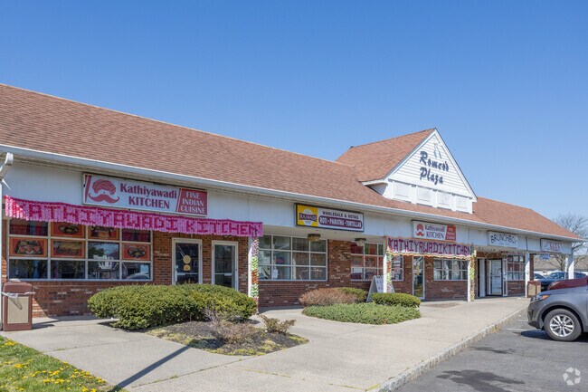 Residents of Sayreville can dine at Kathiyawadi Kitchen for traditional India cuisine.