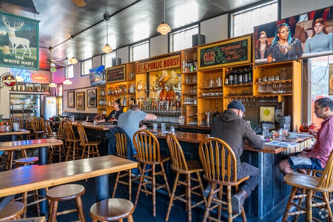 The Elk is a local favorite within the Brownes Addition neighborhood.