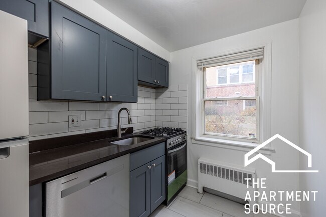 6719 N California Ave unit GS, Chicago, IL 60645 - photo 2