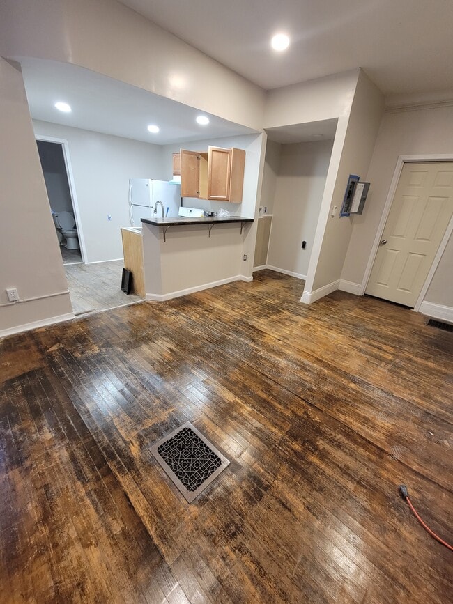 833 Leray St unit 4, Watertown, NY 13601 - photo 2