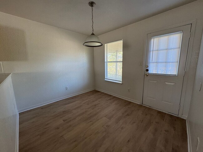 2909 Cantabrian Dr unit B, Killeen, TX 76542 - photo 6