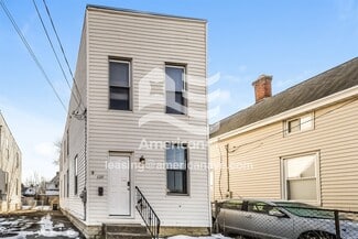 6104 Chestnut St, Cincinnati, OH 45216