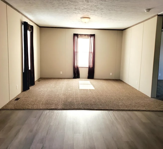 9482 Lighthouse Dr, Fair Haven, MI 48023 - photo 4