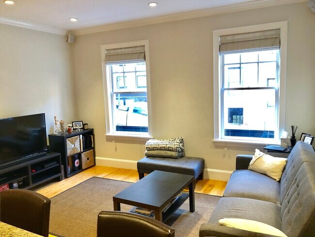 11 Anderson St unit 2, Boston, MA 02114 - photo 4