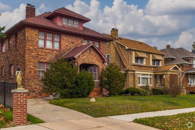 Discover the charm of Grixdale Farms.