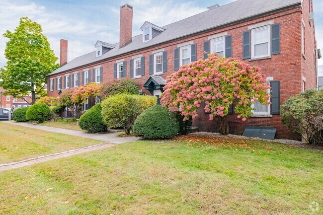 You can find beautiful & stylish condos in downtown Manchester, perfect for city living.