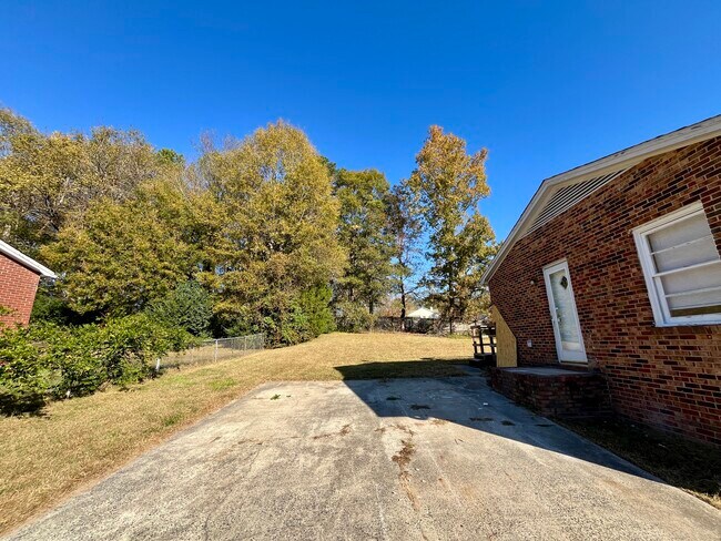 510 Martha Ave, Gastonia, NC 28052 - photo 3