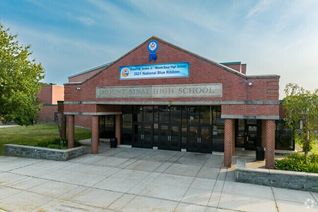Mount Sinai High School is a public accredited, blue ribbon school.