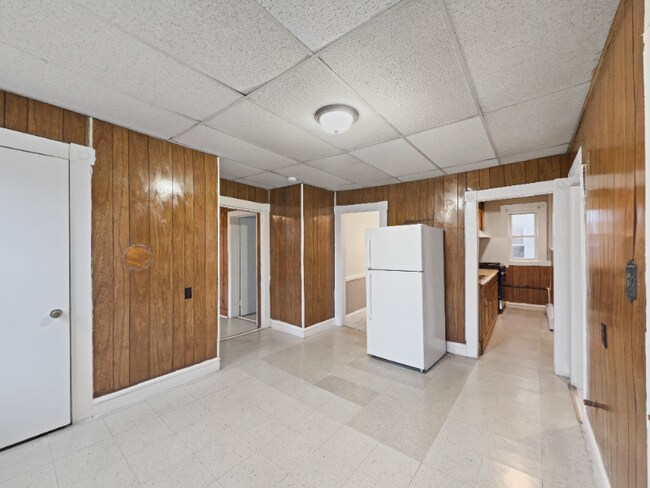 286 Farnham St unit 2, Lawrence, MA 01843 - photo 6