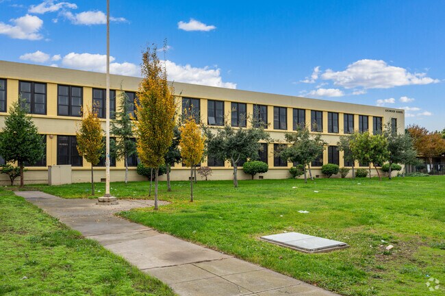 Futures & CUES at Lockwood is located in Oakland, CA.