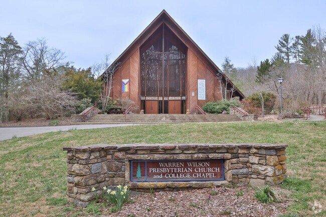 Warren Wilson College is one of several small colleges located near Black Mountain.
