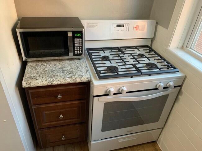 4960 Kemper Ave unit 2nd floor, Saint Louis, MO 63139 - photo 5