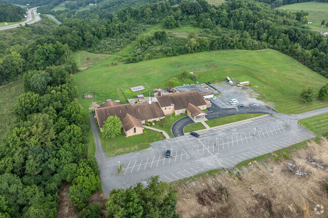 Covenant Christian School has a student to teacher ratio of 12 to 1 with 13 teachers.