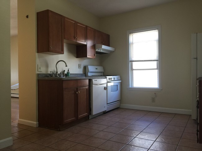 34 Pratt St unit 3, Allston, MA 02134 - photo 5