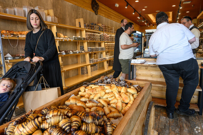 Residents of Airmont go to Sander's Bakery for amazing kosher treats.