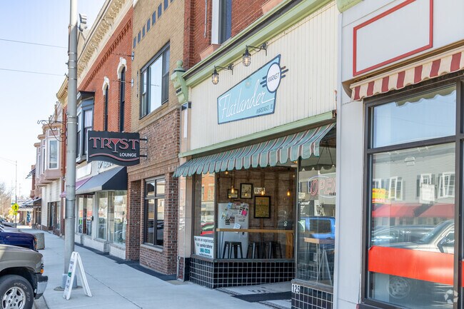 Flatlander Market is a great place to grab a quick sandwich on the go in downtown Marengo.