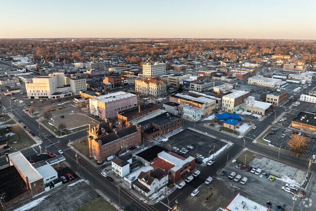 Downtown Marion is less than a mile from Euclid Triangle.