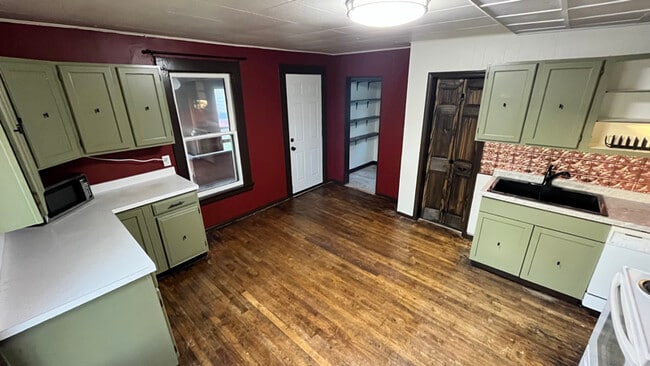 705 E 6th St unit 2, Duluth, MN 55805 - photo 3