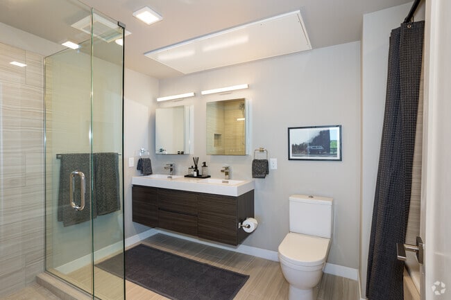 1BR, 1BA - 705SF - Bathroom