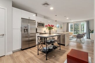 68 Los Angeles St Unit 202, Newton, MA 02458