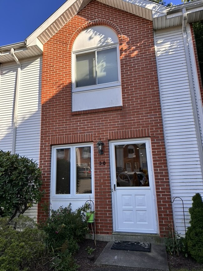 585 Park Rd Unit 3-8, Waterbury, CT 06708