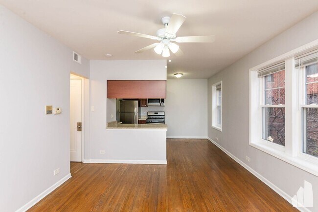 3708 N Sheffield Ave, Chicago, IL 60613 - photo 5